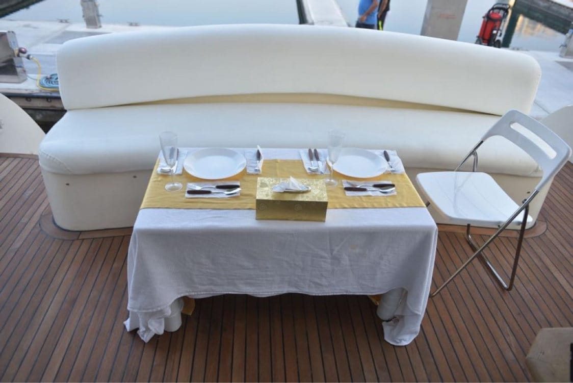 62 FT Yacht