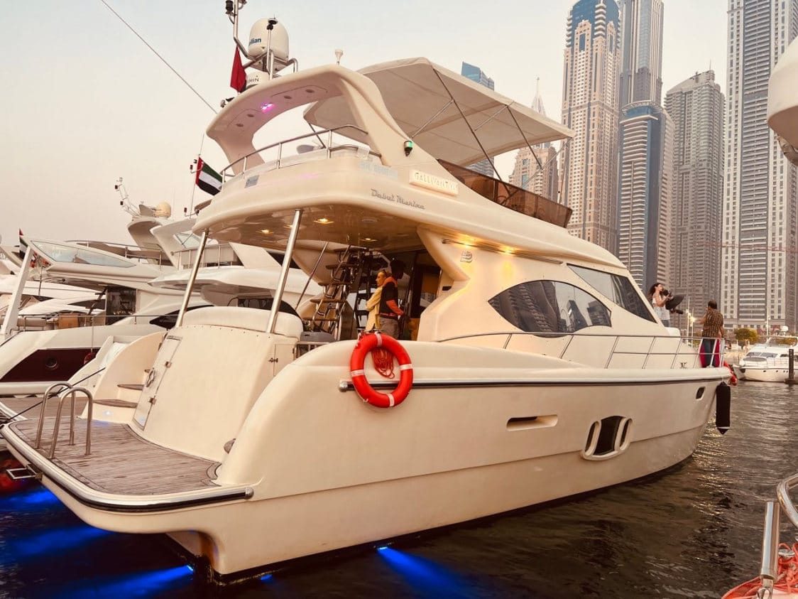 62 FT Yacht