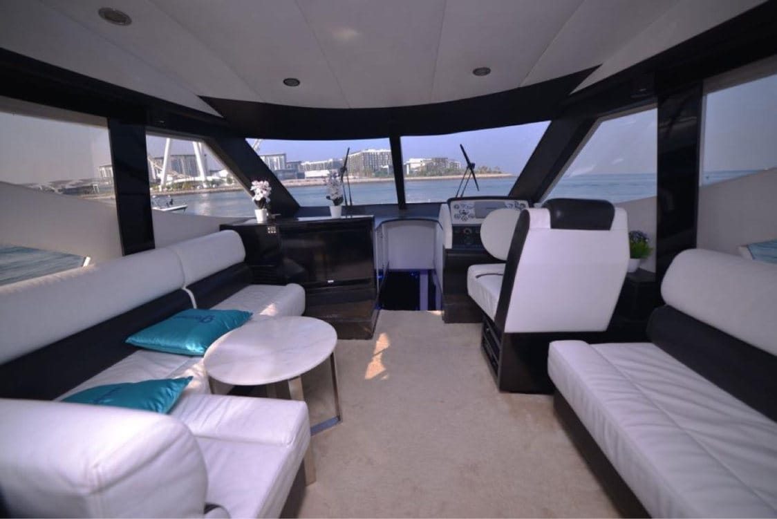 62 FT Yacht