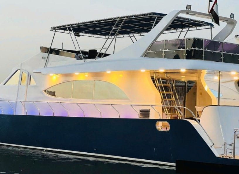 80-ft-yacht-up-to-32-people