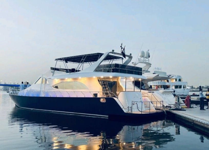 80 FT Yacht – Up To 32 People