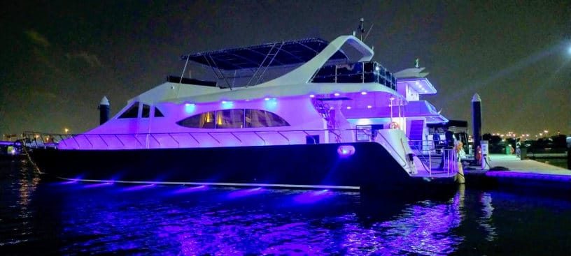 80-ft-yacht-up-to-32-people