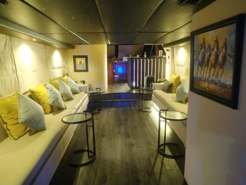 80-ft-yacht-up-to-32-people