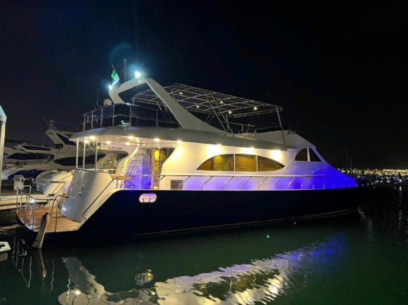 80-ft-yacht-up-to-32-people