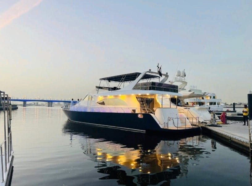 80-ft-yacht-up-to-32-people