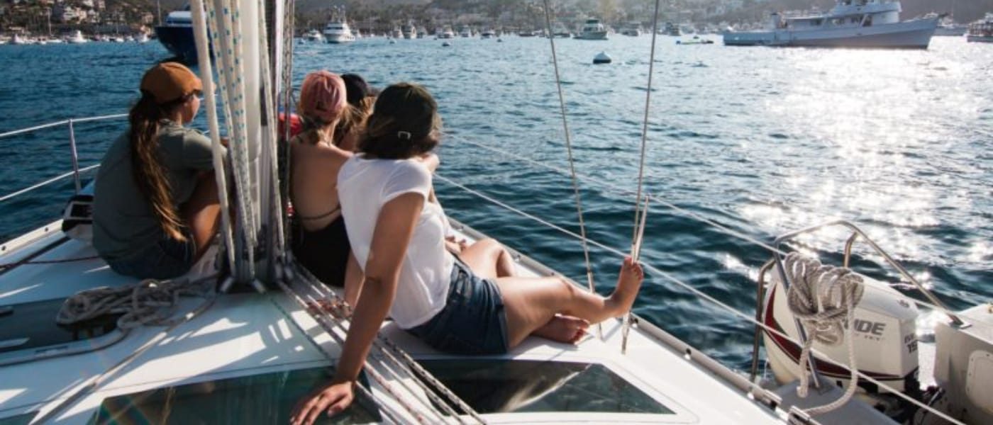 Sharing Yacht Party
